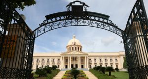 hombre se estrelló contra el Palacio Nacional
