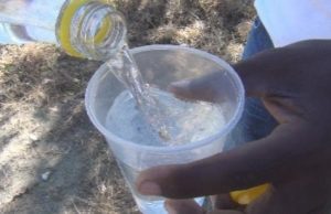 La bebida que mató a 15 personas en el Gran Santo Domingo esta semana