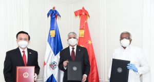 China dona RD$1 MM al INTEC