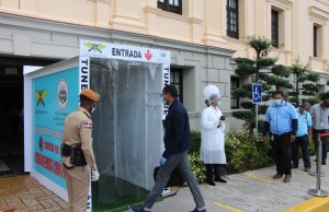 Instalan túnel de desinfección en Palacio Nacional Instalan túnel de desinfección en Palacio Nacional