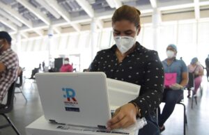entrega de laptops