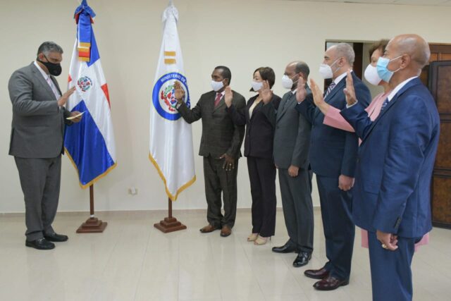 El ministro de Interior y Policía El ministro de Interior y Policía