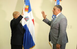Ministro Jesús Vásquez juramenta nuevo consultor jurídico de Interior y Policía consultor jurídico de Interior