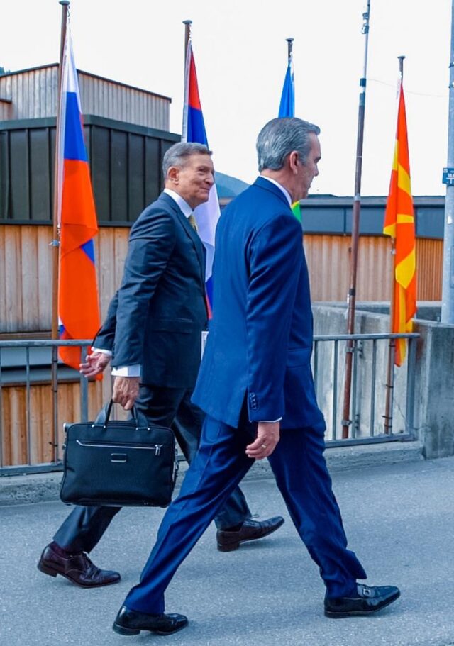 Abinader arriba a Davos