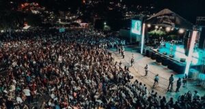 Miles de personas reciben alimentos