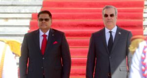Abinader recibe su homólogo de Surinam