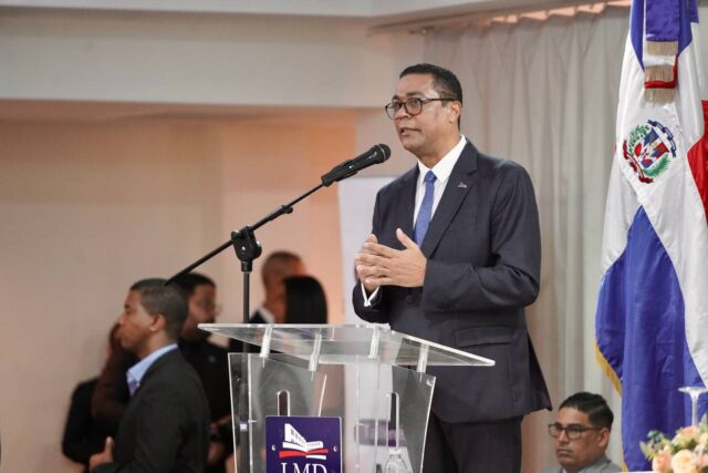 Víctor D'Aza saluda selección nuevos integrantes Tribunal Constitucional