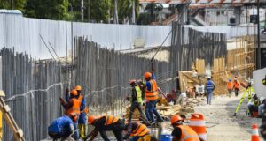 restricción del tránsito en horario nocturno en paso a desnivel