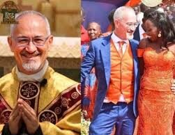 Quién es Sandro Ferretto, el exmisionero italiano que se casó con una mujer keniana tras años de servicio religioso Sandro Ferretto